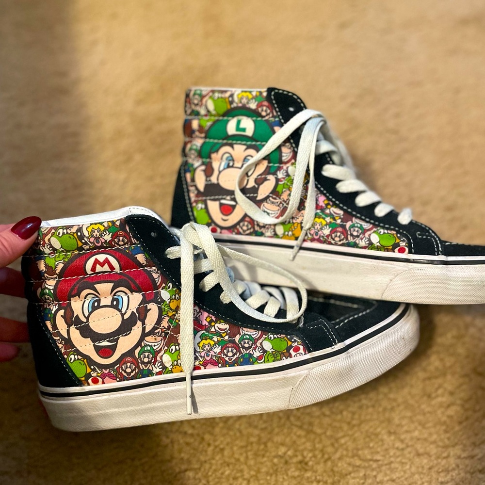 Limited edition Super Mario Vans 
Women’s size 8 
Used
Still in good condition